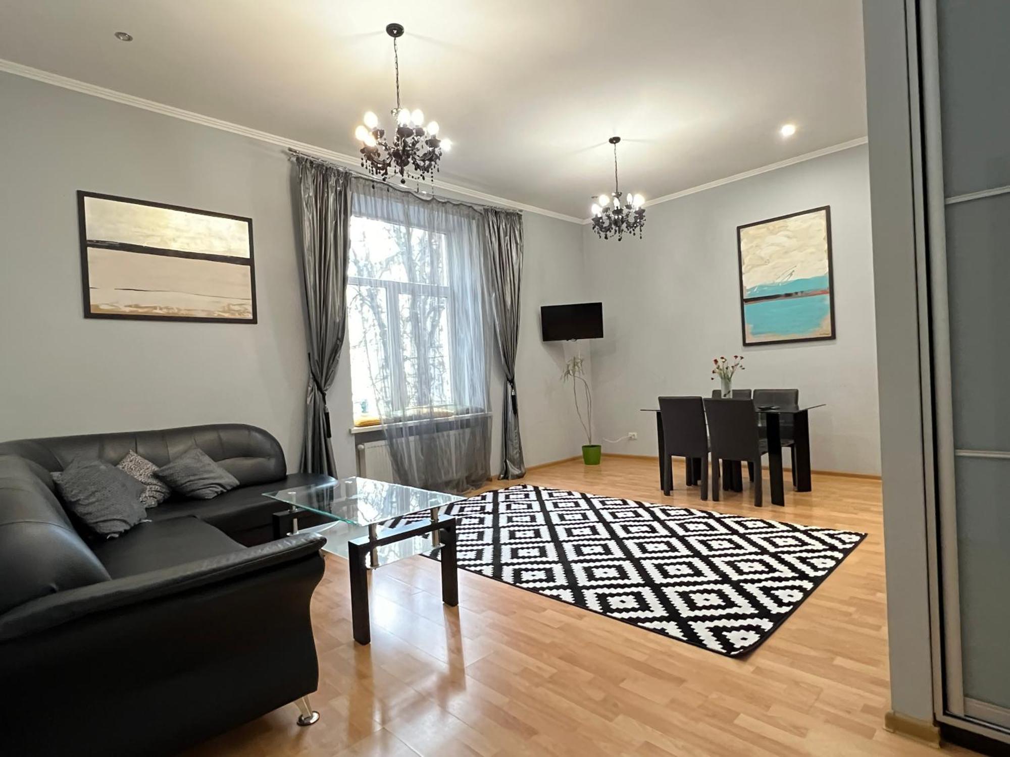 Apartments On Skoryka Str ลวีฟ ภายนอก รูปภาพ